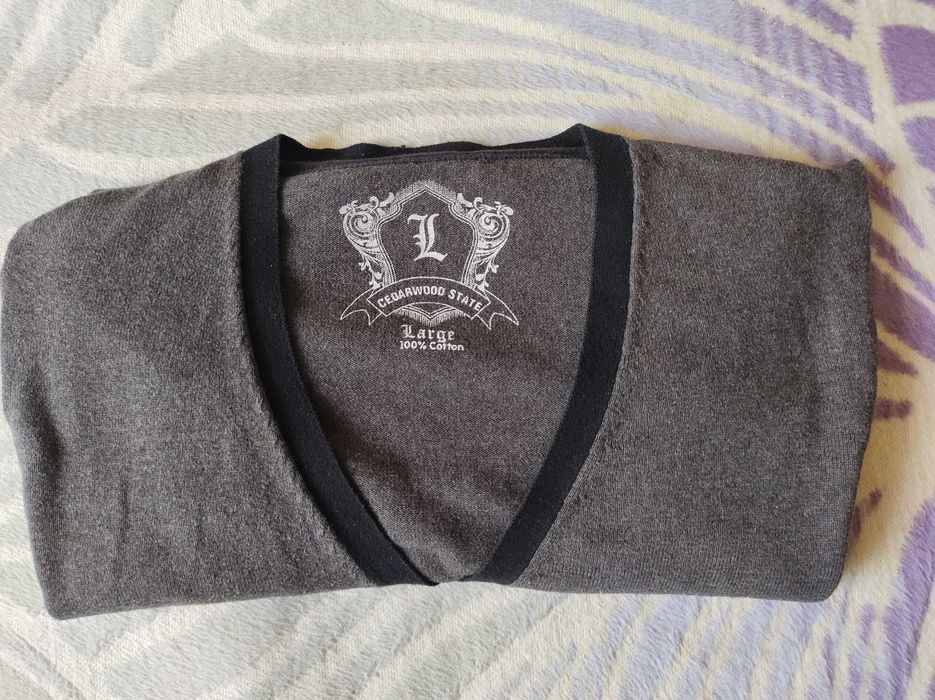 Męski sweter Cedarwood  rozmiar L zapinany na guziki