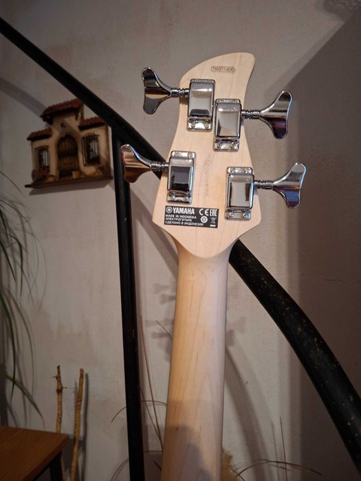 Baixo Yamaha TRBX 174EW made Indonesia + Bag