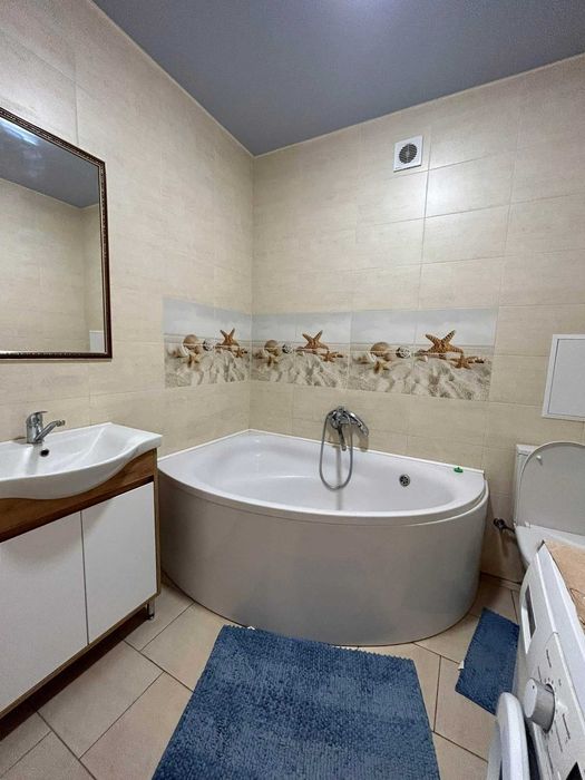 Простора двокімнатка з краєвидом на гори