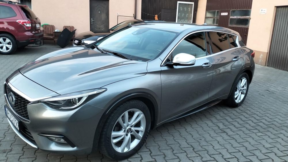Infiniti Q30 Infiniti Q30 1.5d Business 7DCT