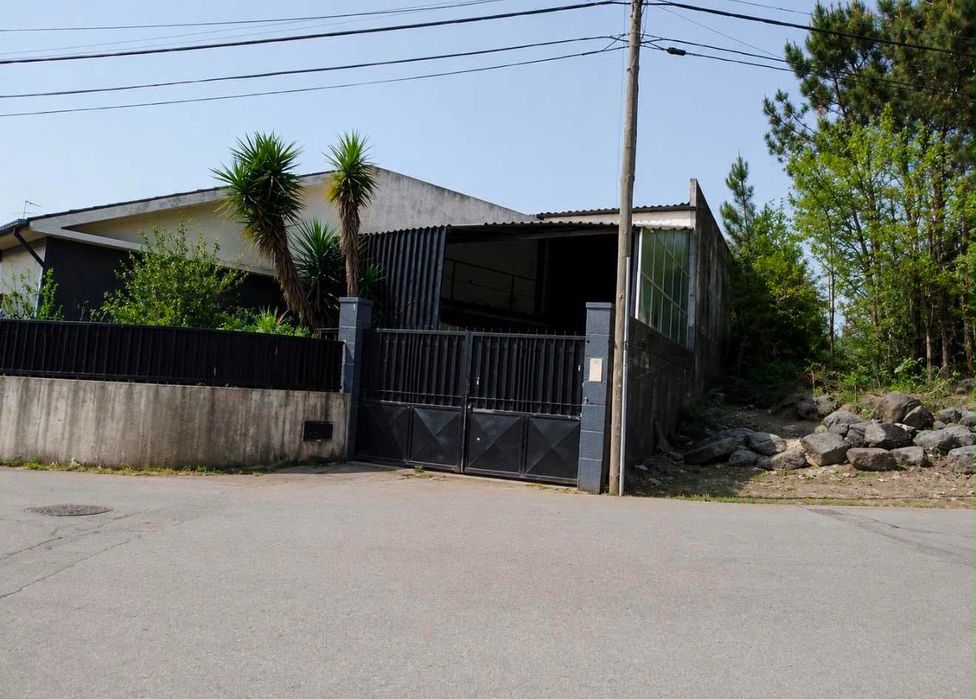 Armazém 1.500m com licença industrial