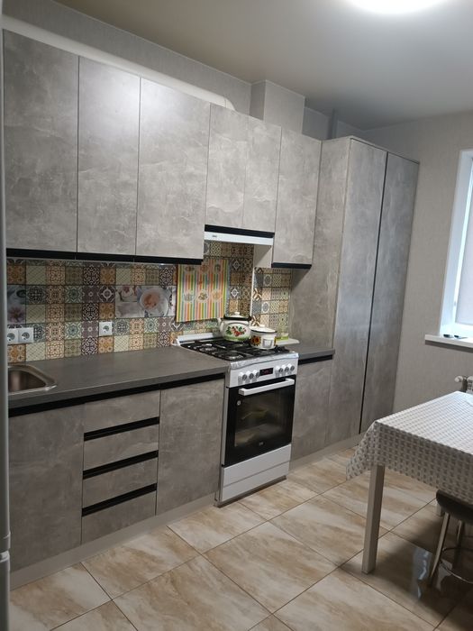 Продаж квартири під ключ в новому будинку .