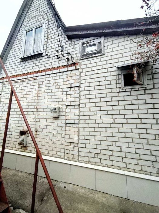 Дом с удобствами новой постройки