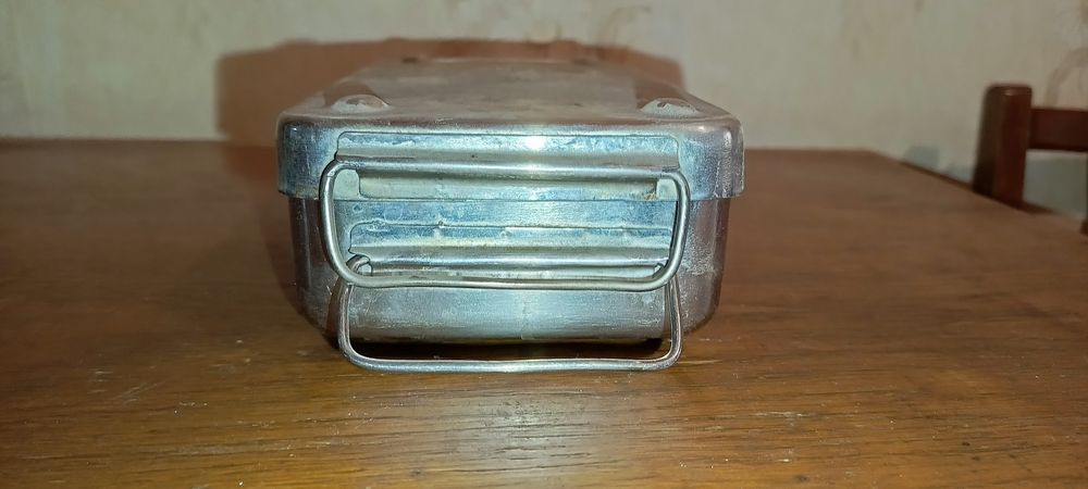 Стерилизатор из нержавейки,со шприцами времён СССР