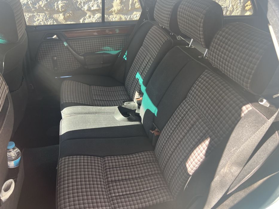 Mercedes 250 TD (S124)