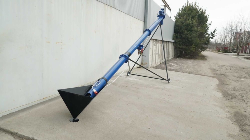 Шнековий навантажувач, погрузчик для зерна. Транспортер, шнек, конвеєр