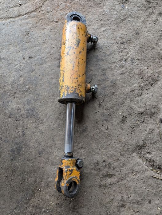 Продам гідроциліндр