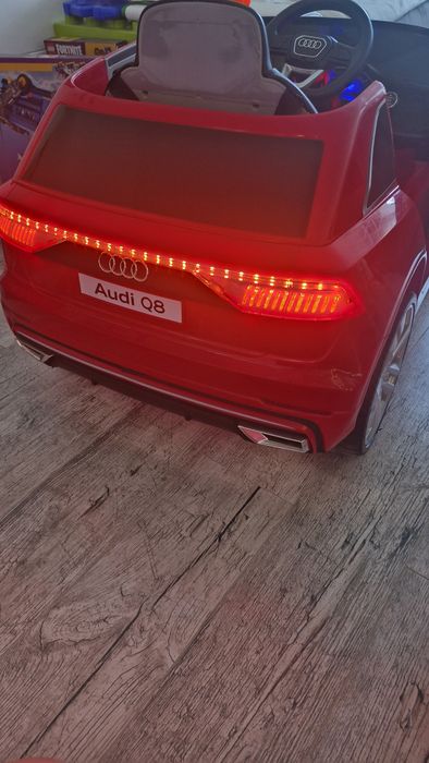 Auto na akumulator audi q8