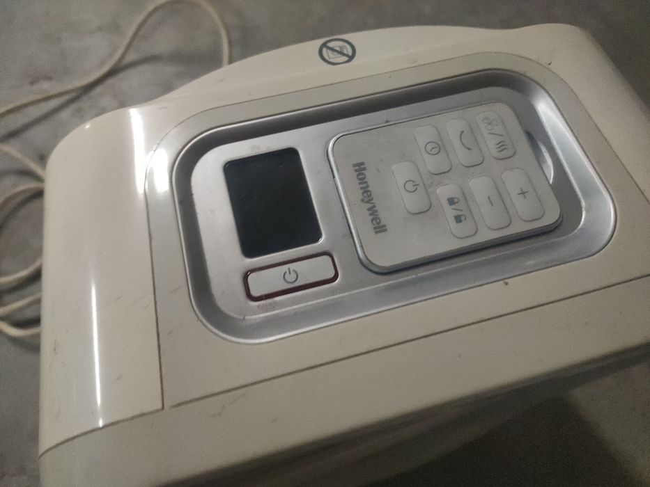 Ventilador quente e frio oscilante com comando