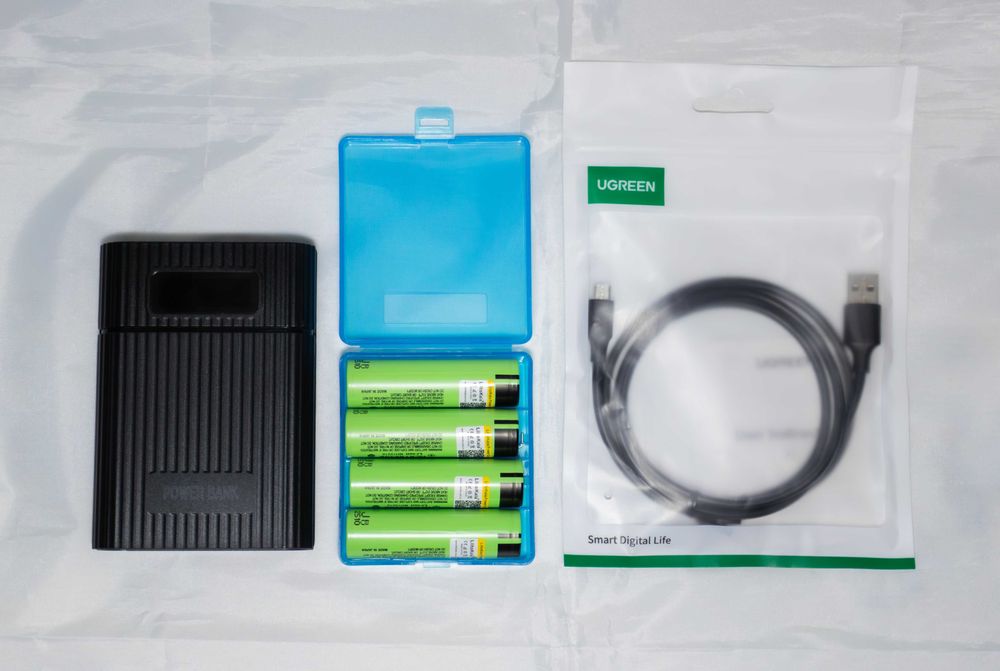 Корпус для 4×18650 з дисплеєм заряду та акумулят. LiitoKala NCR18650B