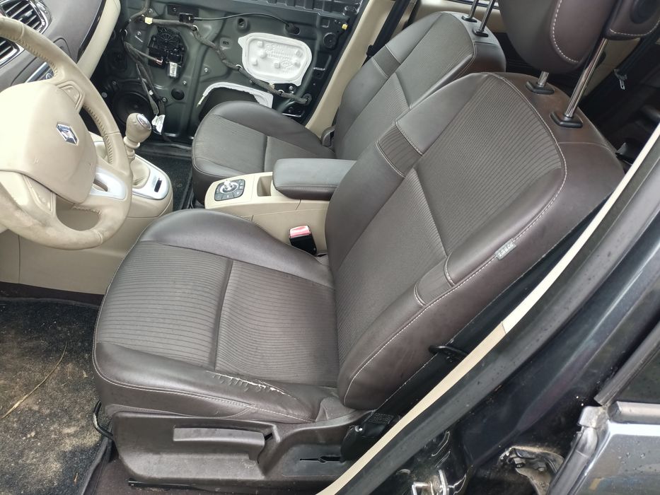Fotele Renault Grand Scenic 3 komplet foteli boczki tapicerka brązowe