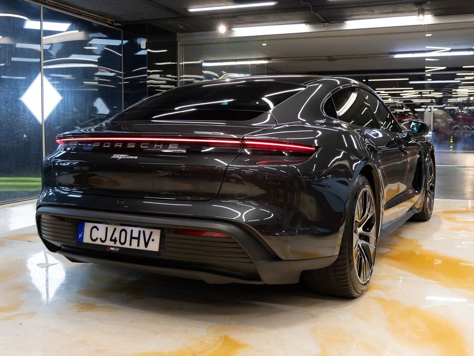 Porsche Taycan Standard