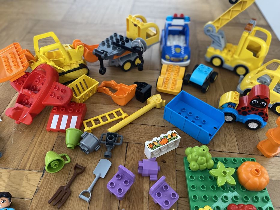 Duplo, ponad 260 klockow, zwierzęta, koparka, samolot, policja, elza