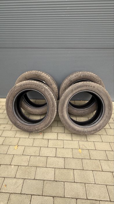 Opony Goodyear Ford custom/ dostawcze