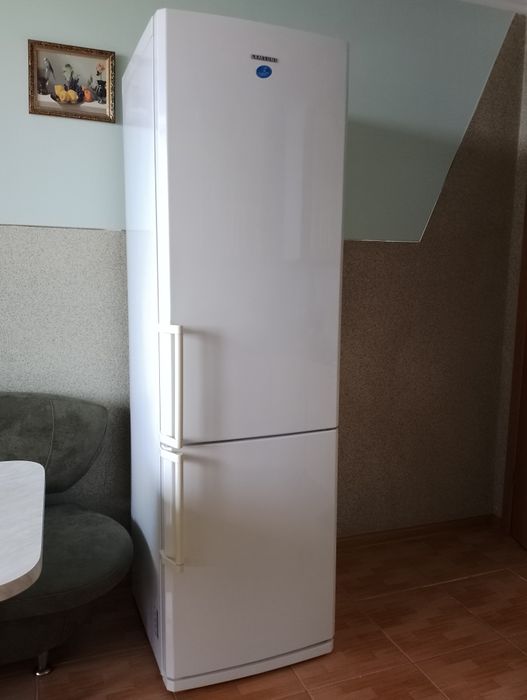Холодильник SAMSUNG