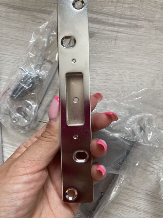 Zamek do drzwi EAR z 2 kluczami