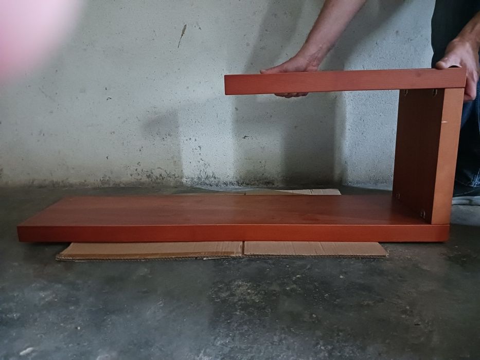 Prateleira em cerejeira