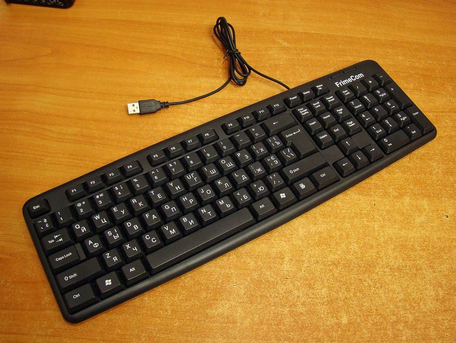 Продам компьютерную клавиатуру