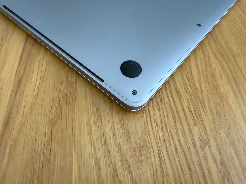MacBook Pro 13,2. A1706 i5/16G/500G