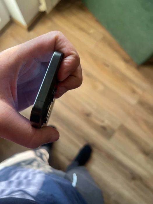 iPhone 15 pro jak nowy