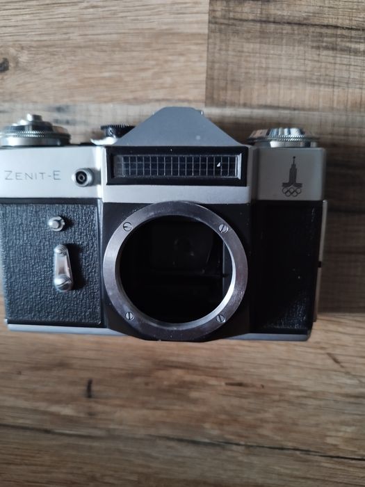 Продам фотоаппарат Zenit-e