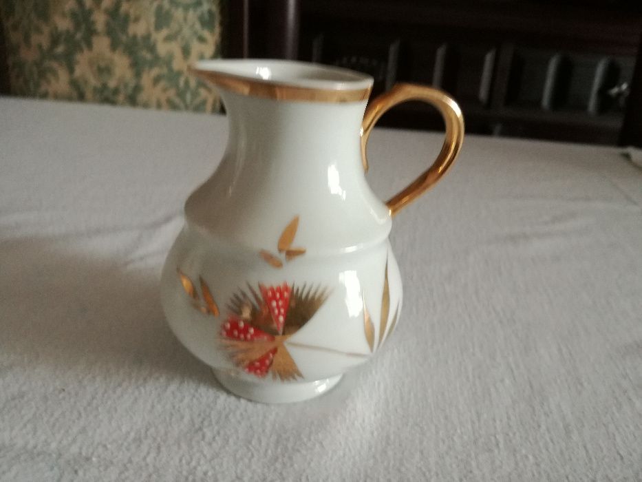 Serviço de Café de Porcelana Branca e Filé Dourado