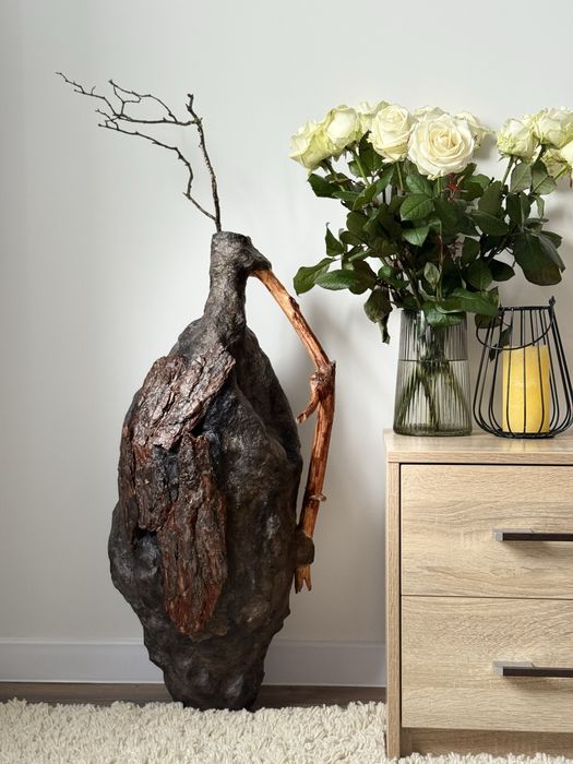 Напольна ваза з папʼє-маше з додаванням ручки з сосни