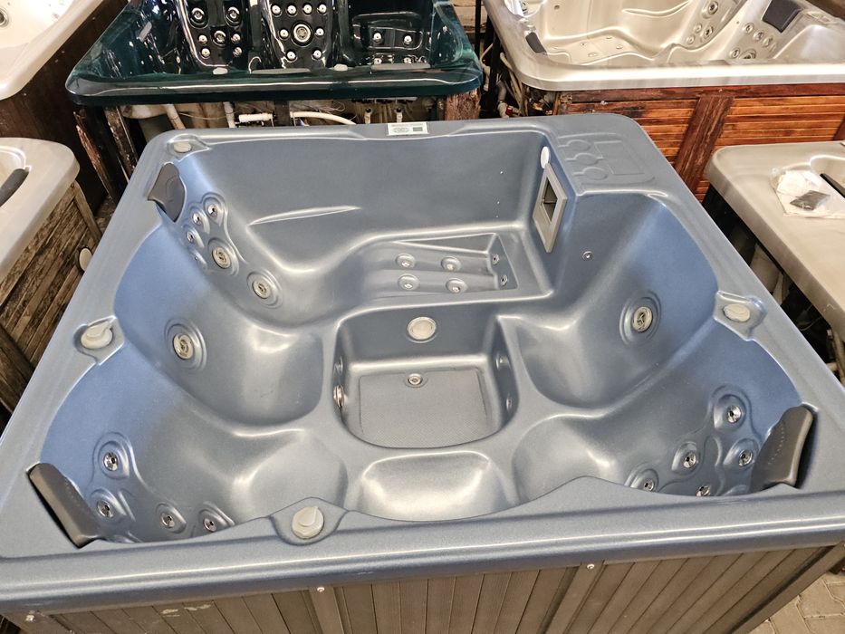 Jacuzzi jacuzi ogrodowe spa taras ogrod