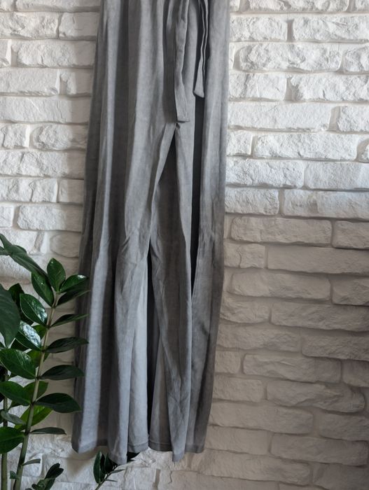 Długa szara sukienka