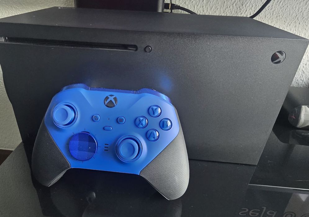 Xbox X + comando Elite +jogos com garantia