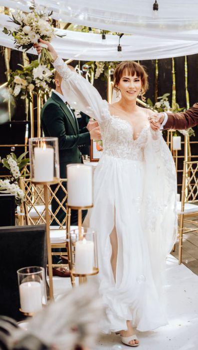 Suknia ślubna z rękawkiem r. S