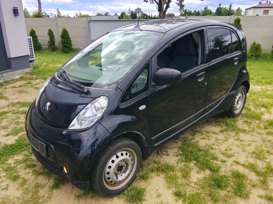 Peugeot iOn elektryk z Niemiec okazja automat klimą