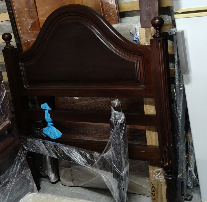 Cama solteiro corpo e meio sem estrado