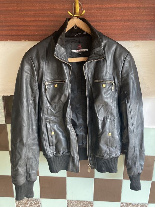 Куртка жіноча шкіряна