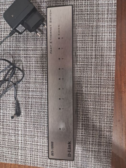 Комутатор D-Link DES-1008D