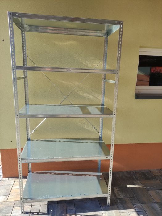 Regały półkowe do garażu