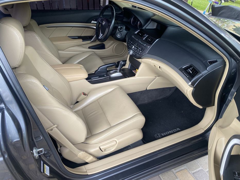 Хонда Аккорд Купе 3.5 2008г.