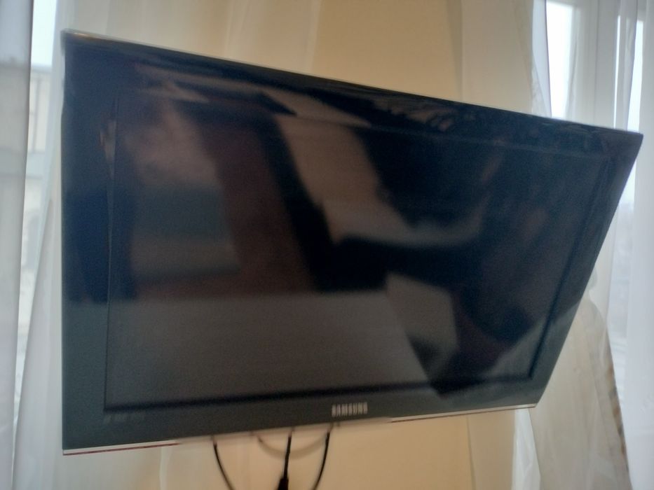 Telewizor Samsung 32 cale z hakiem