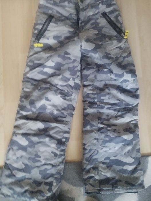 Spodnie zimowe chłopięce rozm 134