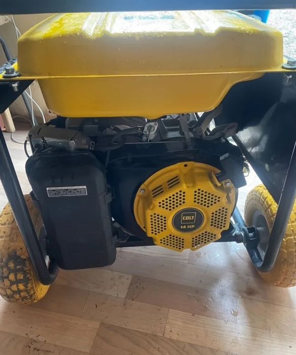 Генератор Бензиноий