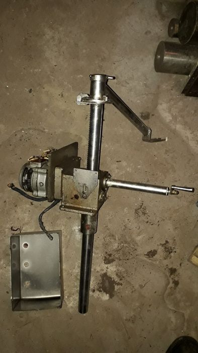 Конструкція з нержавійки з двома реверсивними двигунами