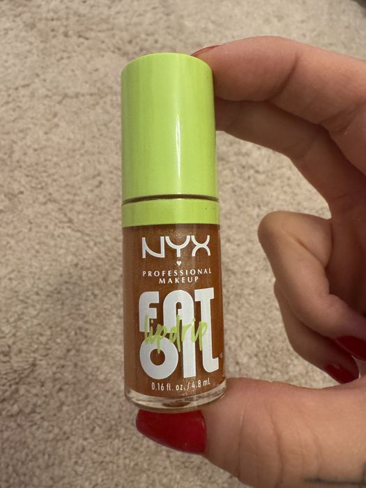 NYX Professional Makeup Fat Oil Lip Drip z drobinkami 4,8ml.