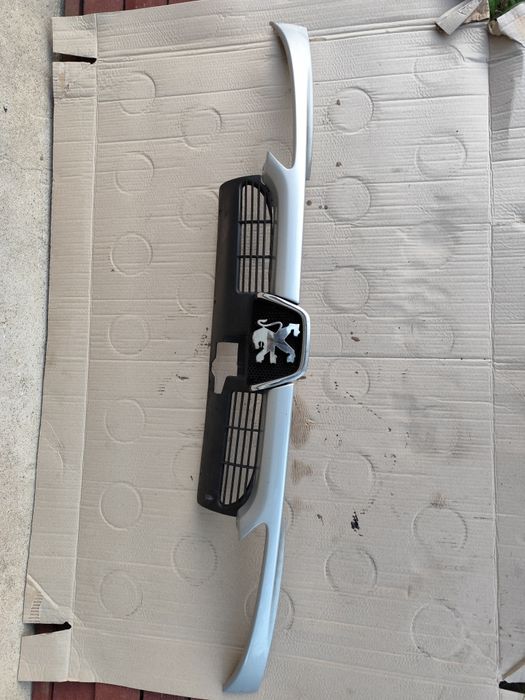 Atrapa, Grill zderzaka Peugeot 206 ,206 cc kolor Ezrc