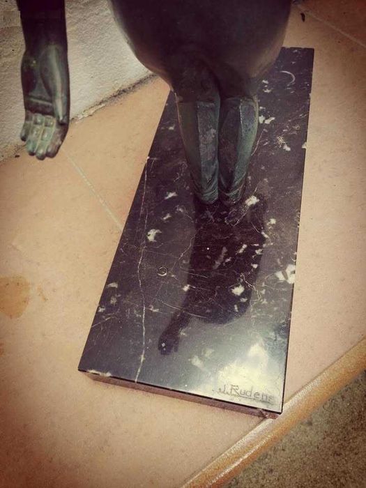 Escultura Art Déco J Rubens petanca