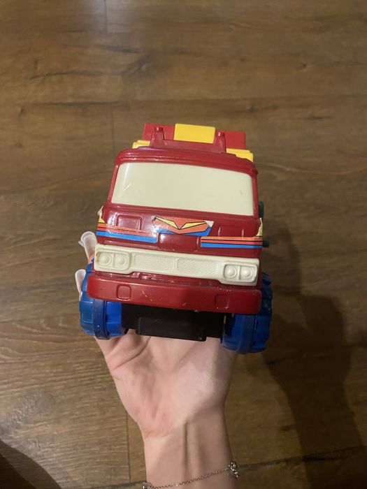 якісні іграшкові машинки