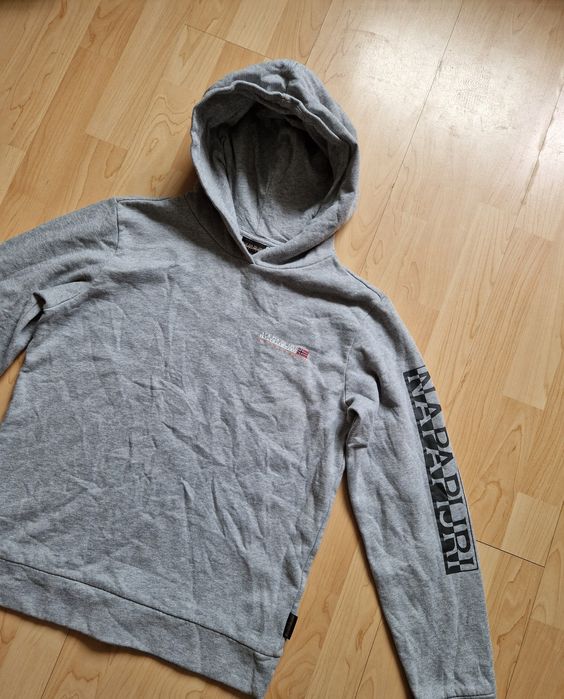 Bluza Napapijri
Rozmiar: M(16/170)
Wymiary:
Szerokość mierzona pod pac