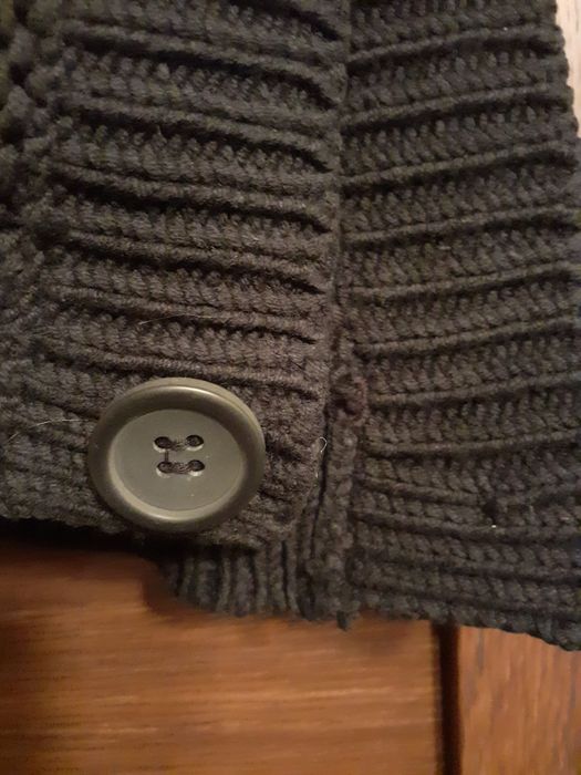 Czarny sweter narzutka z golfem Cubus Xs-s