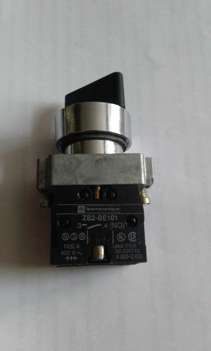 Переключатель двухпозиционный XB3BD21 ,  Schneider Electric.