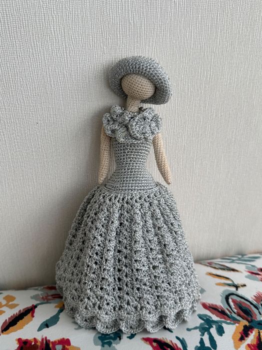 В’язана лялька-амігурумі