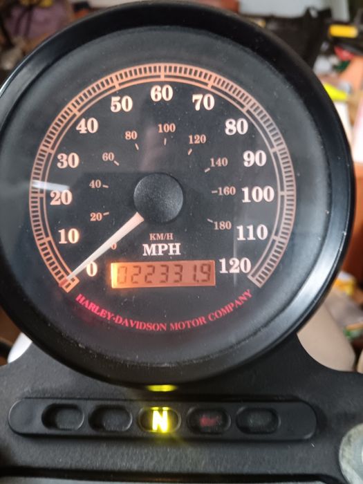 Harley davidson sportster XLH 883